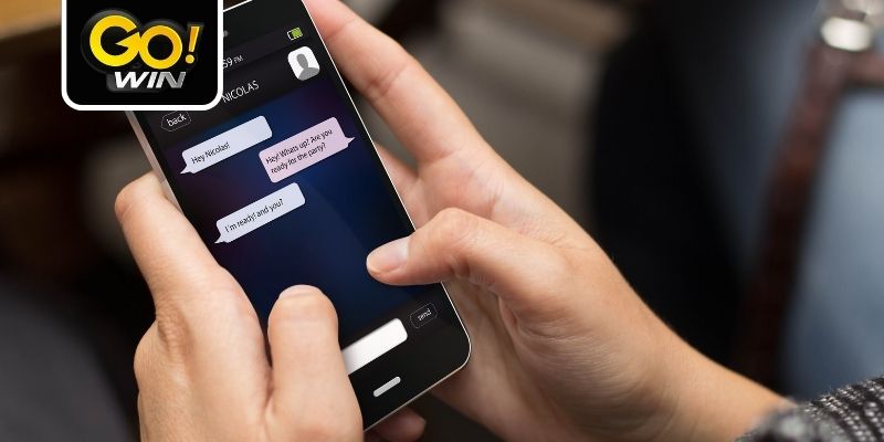 Liên hệ Gowin thông qua live chat 24/24